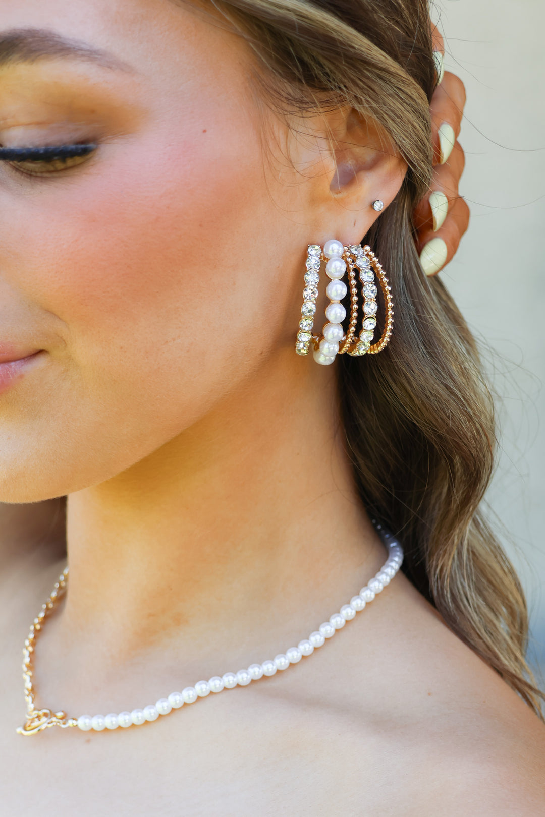 Chic and Sparkling Earrings in Gold - ShopSpoiled