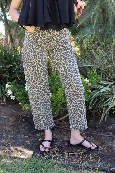 Lanie Leopard Barrel Jeans - ShopSpoiled