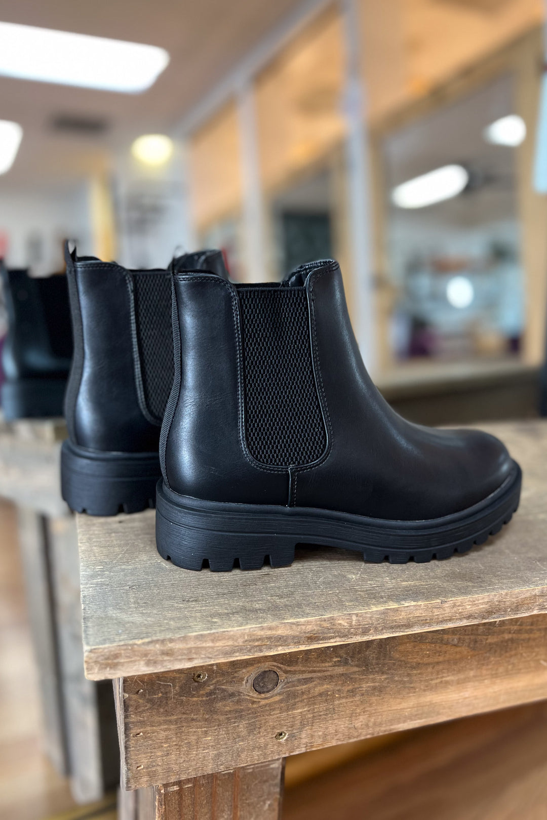 Paden Boots in Black - ShopSpoiled