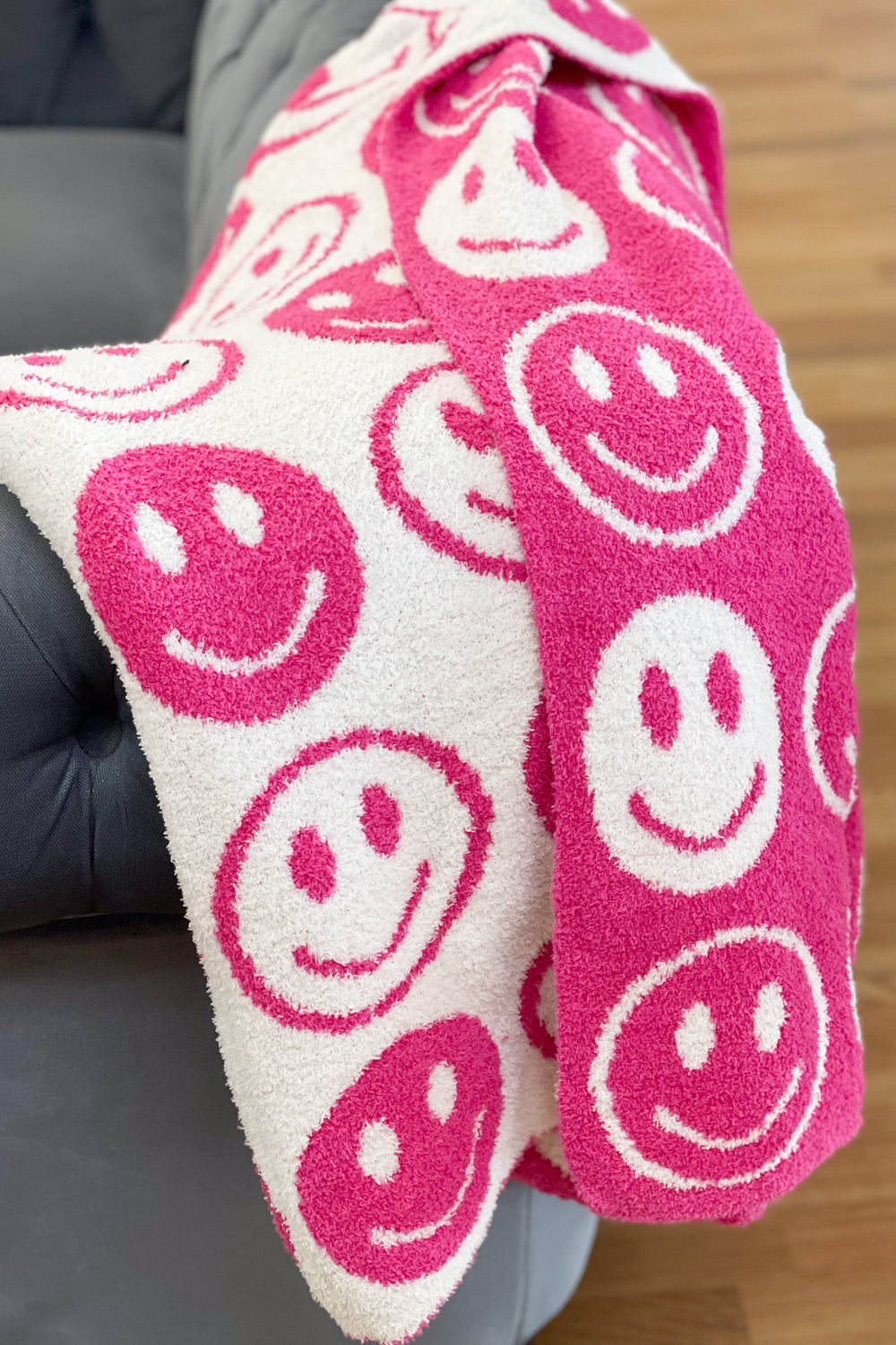 Smiley Face Comfy Luxe Blanket - ShopSpoiled