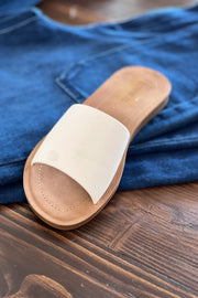 Get Away Sandals - ShopSpoiled