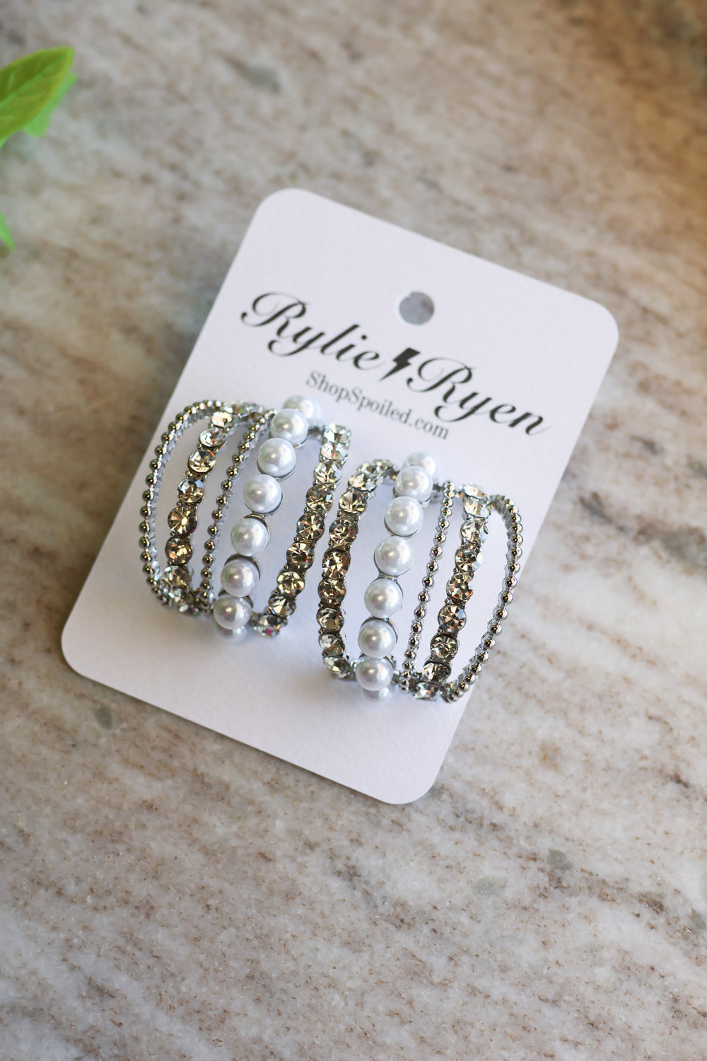 Chic and Sparkling Earrings in Silver - ShopSpoiled