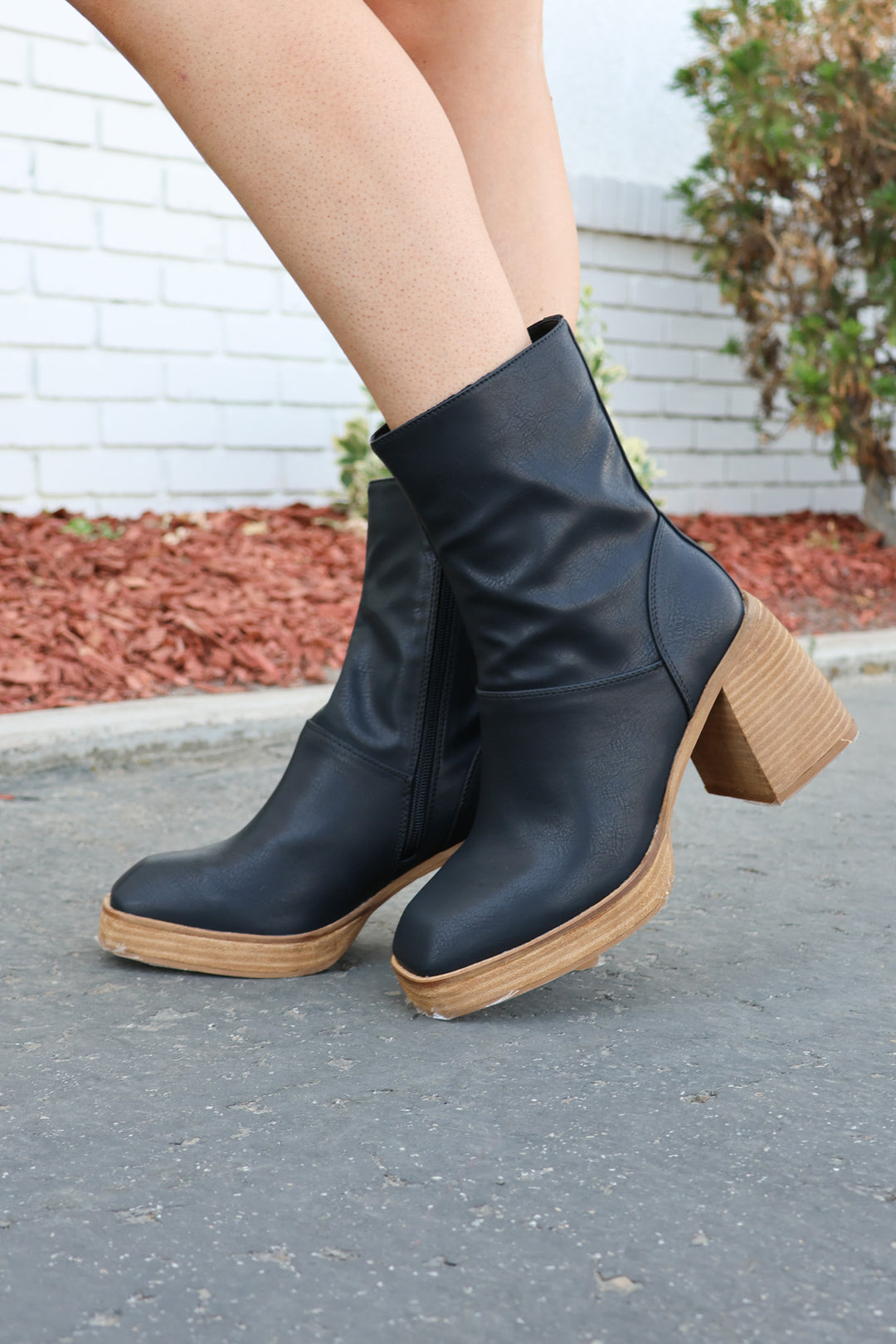 Foster Black Boots - ShopSpoiled