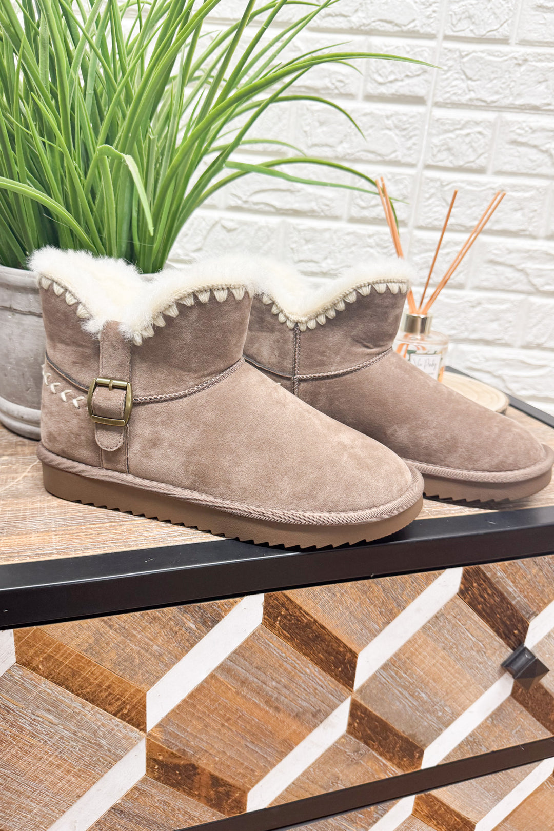 Colder weather Ugg Bootie - ShopSpoiled