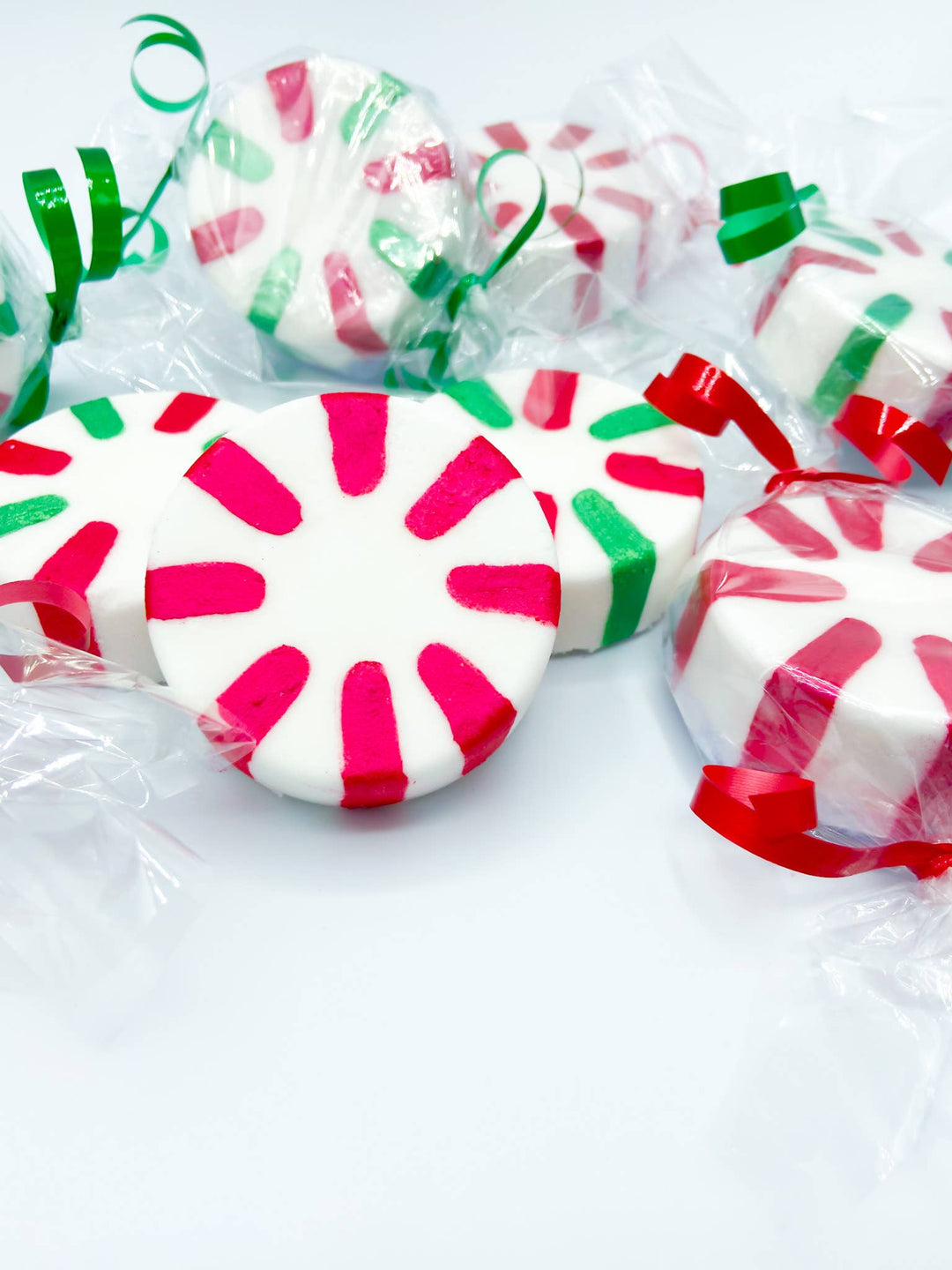 Holiday Peppermint Bath Bombs - ShopSpoiled
