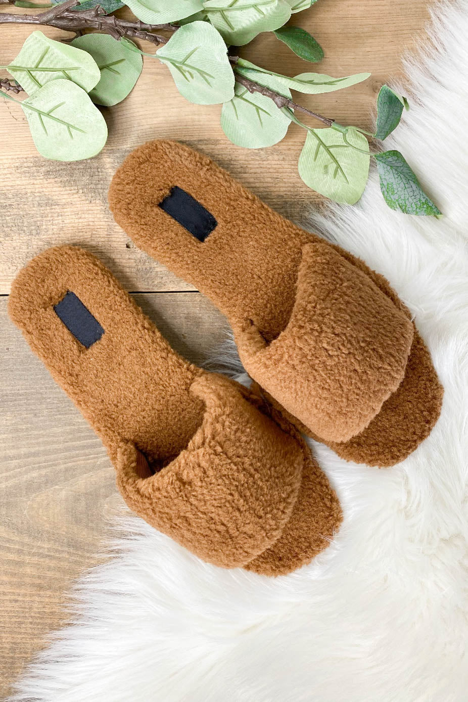 Upbeat Slippers: Tan - ShopSpoiled